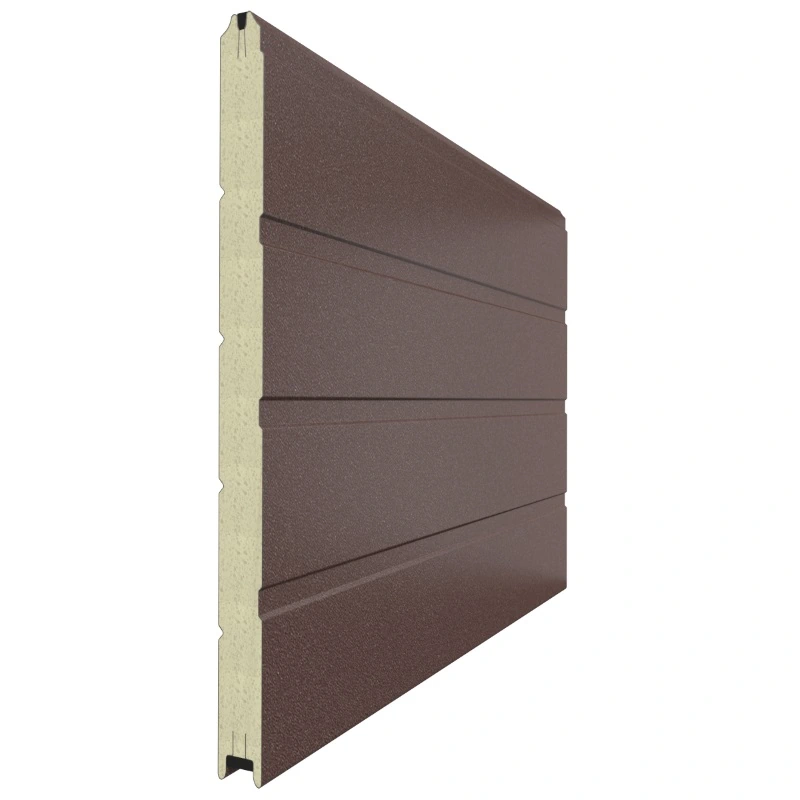 Гладкая панель секционных ворот в цвете RAL 8017 Красно-коричневый (мороз)