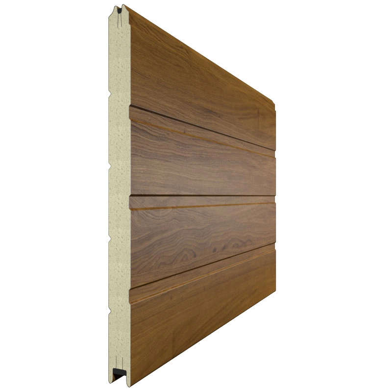 Панель секционных ворот в имитации дерева Золотой дуб с дизайном Доска