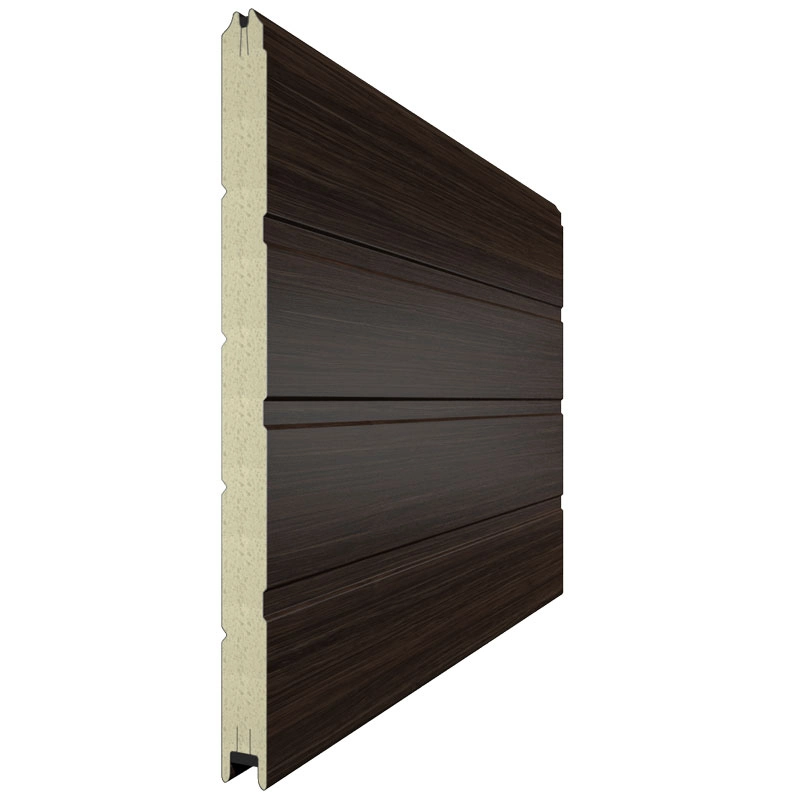 Панель секционных ворот в цвете под дерево Венге