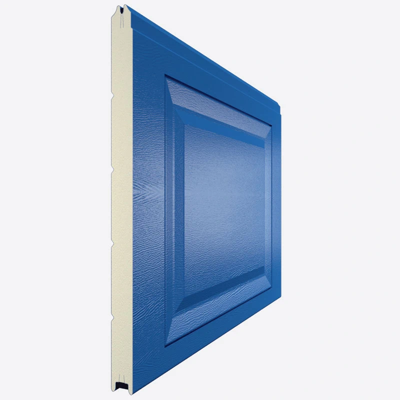 Панель секционных ворот синего цвета в дизайне Филенка