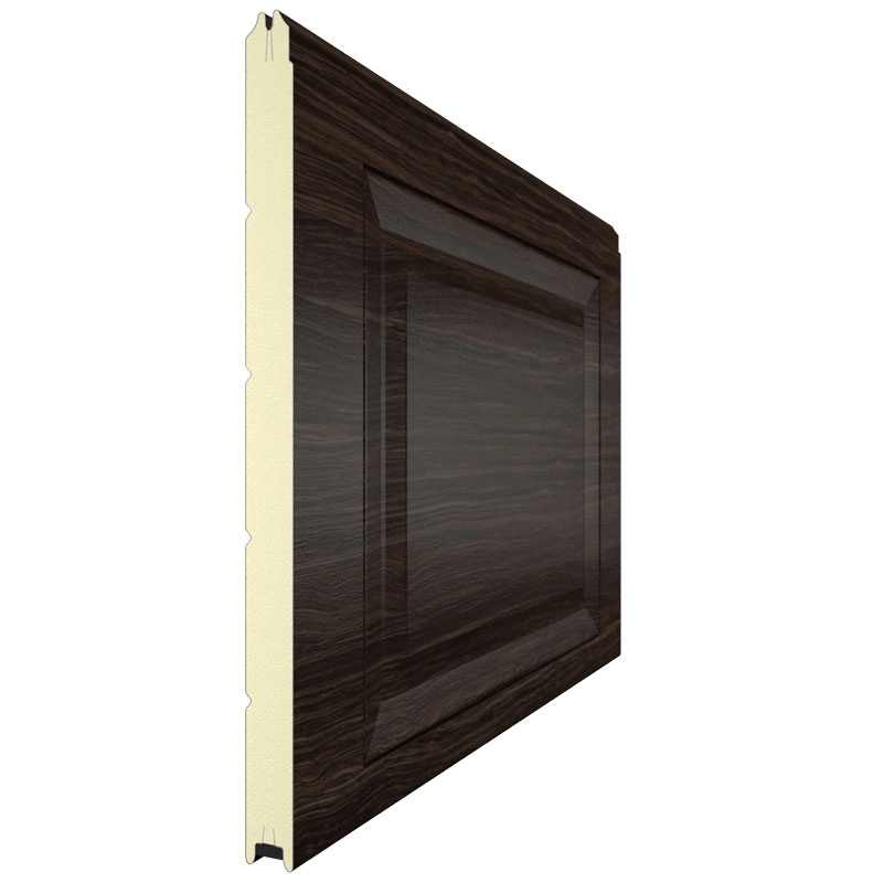 Панель секционных ворот в имитации дерева Венге с дизайном Филенка