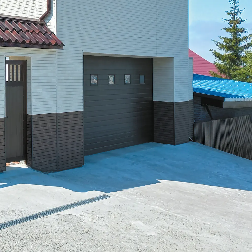 Окна в полотне ворот